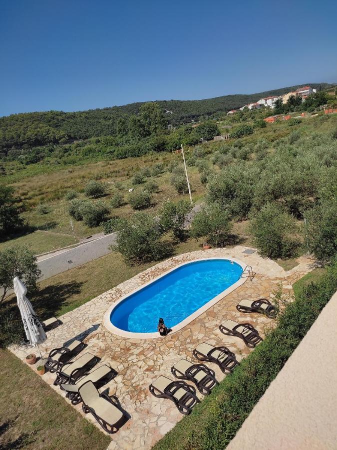 Apartment Arba 1 With Heated Pool Rab Town Extérieur photo