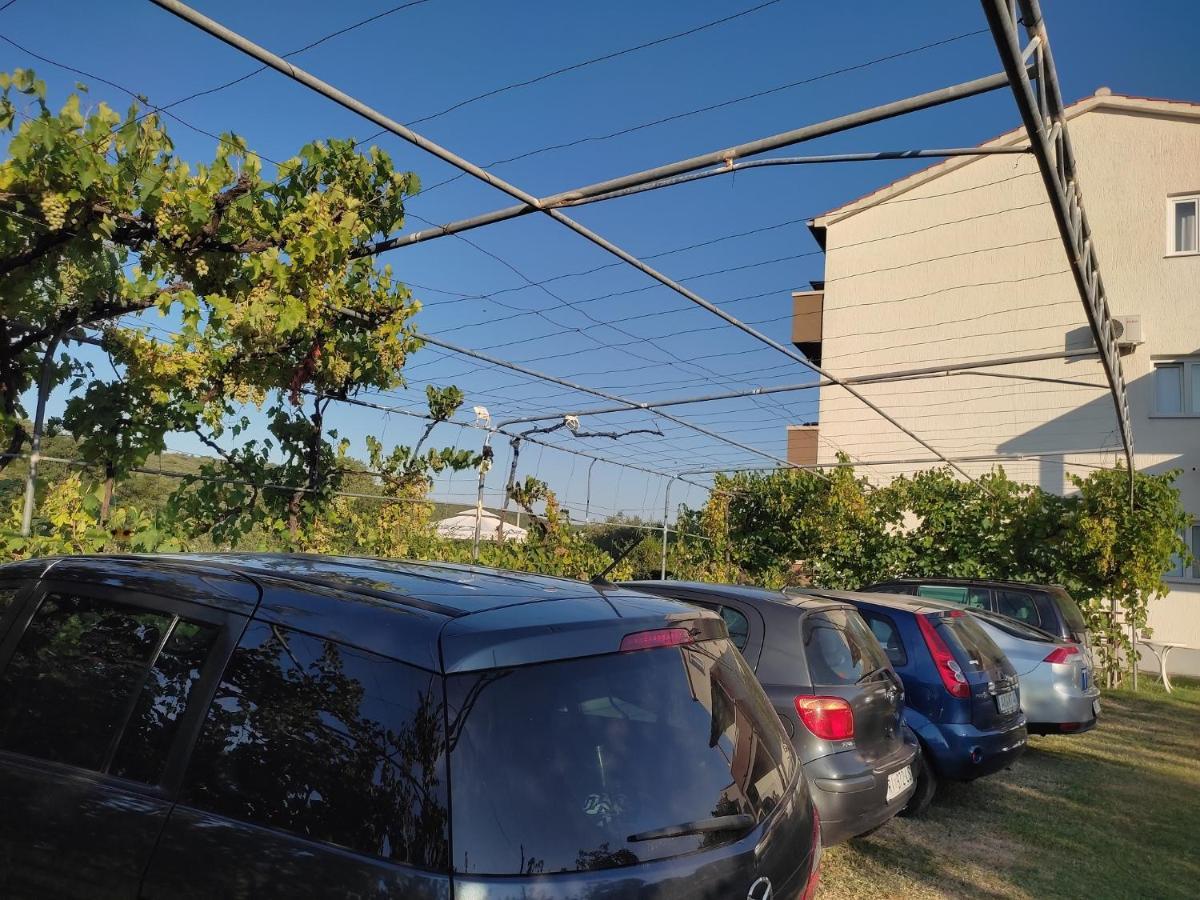 Apartment Arba 1 With Heated Pool Rab Town Extérieur photo
